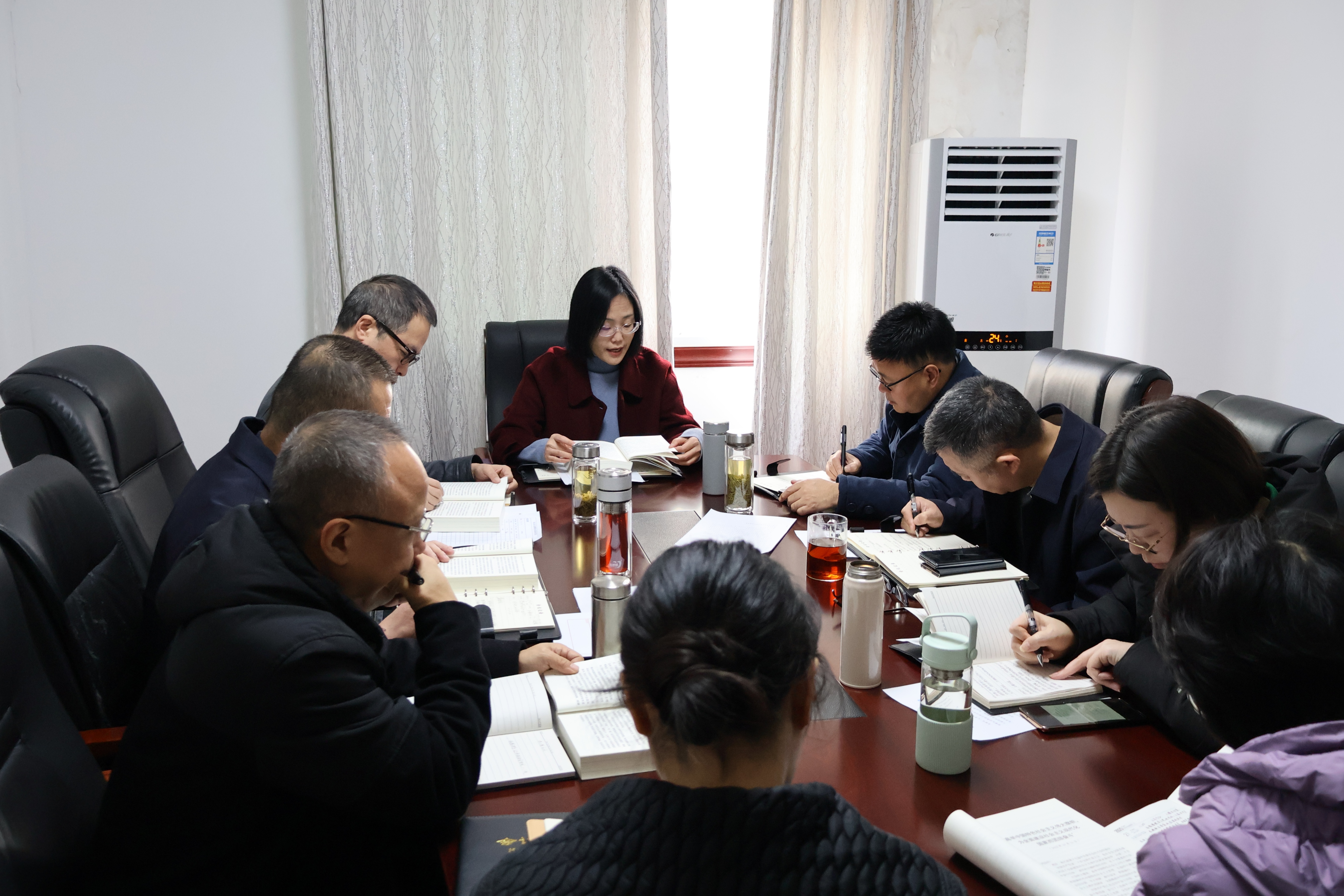 我院召开党组理论中心组（扩大）2025年第11次会议